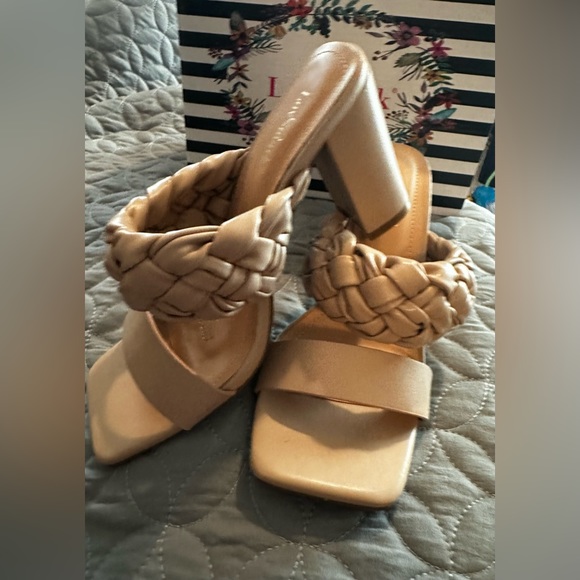 Dress Sandals - Picture 2 of 3